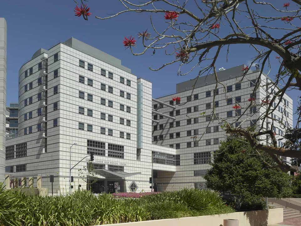 Street view of the Ronald Reagan UCLA Medical Center