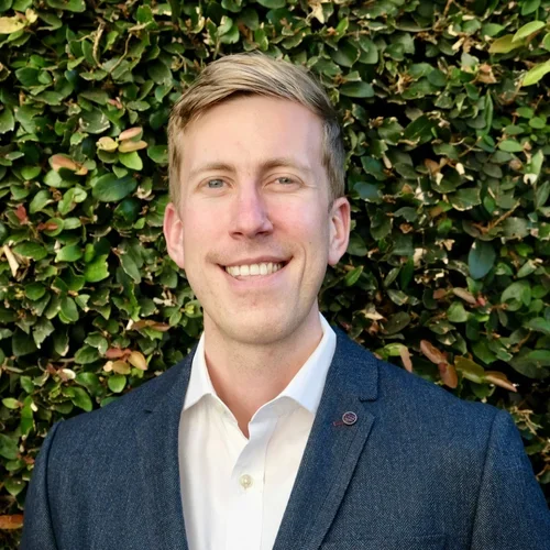 Dr. Kian Preston-Suni