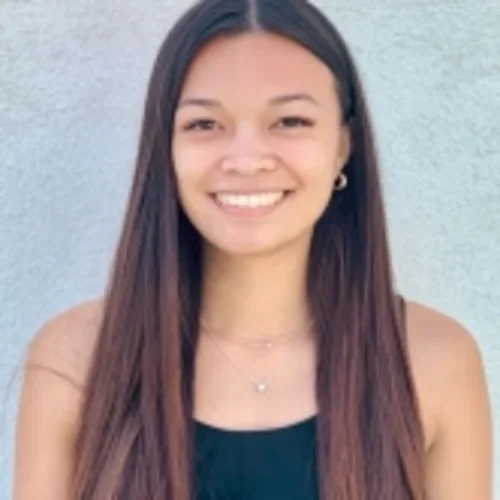 Headshot of Zoe Aguila