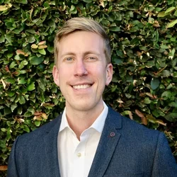 Dr. Kian Preston-Suni