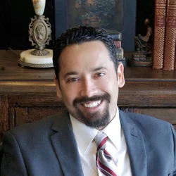 Dr. Luis Lovato